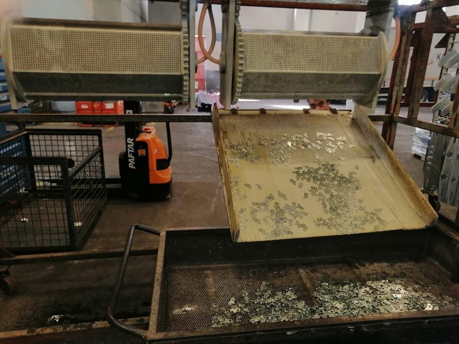 Lignes de traitement de surface au tonneau